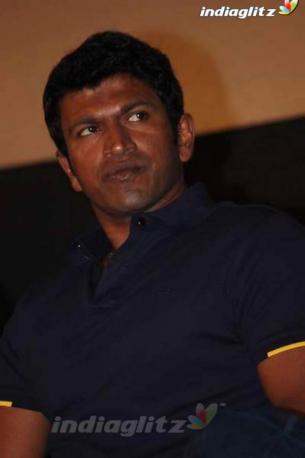 Vijay - Puneet Unveil 'Mugamoodi' Audio